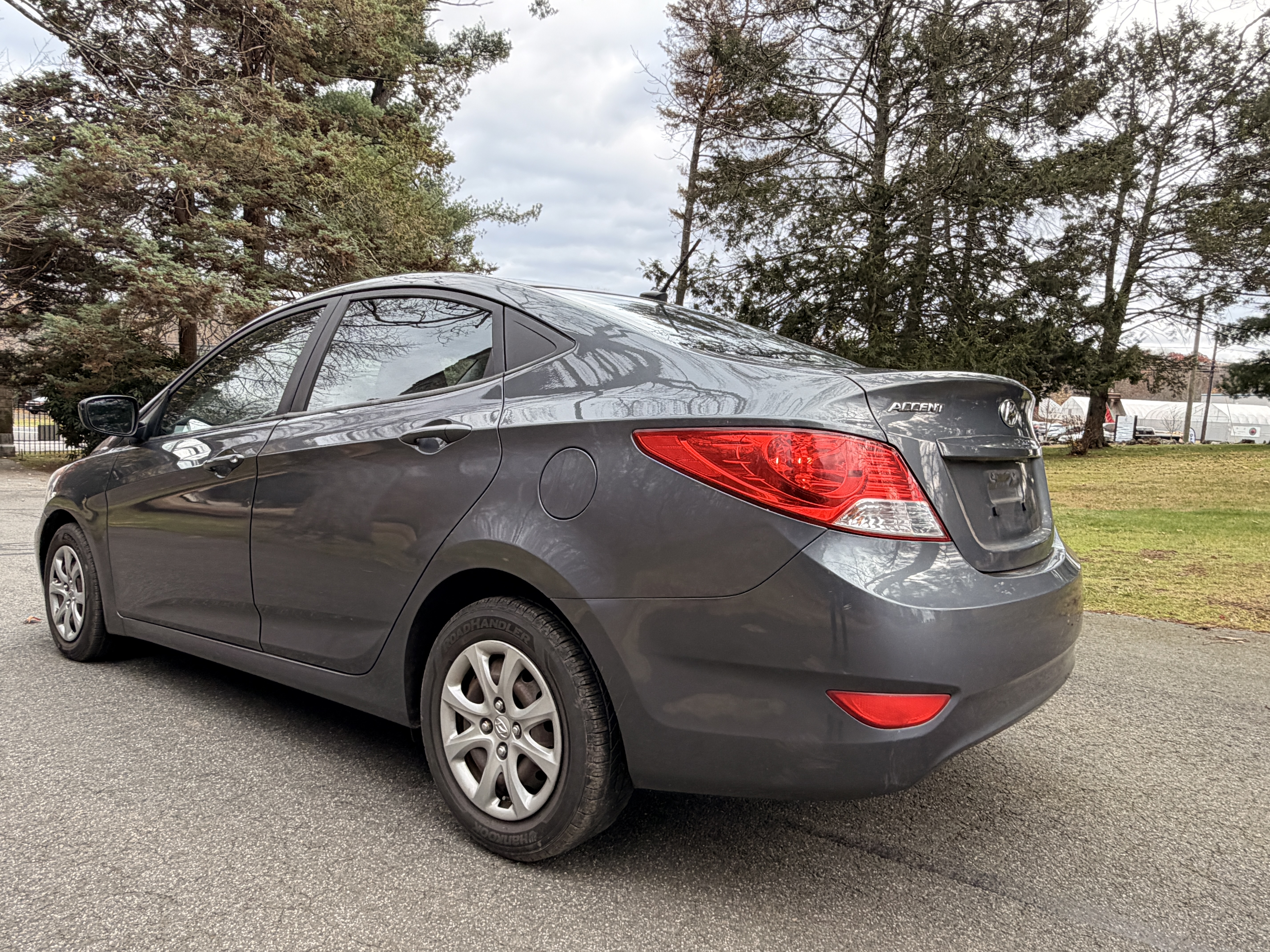 2013 Hyundai Accent GLS FWD - Clean, Maintained and Reliable 4D Sedan — photo 10